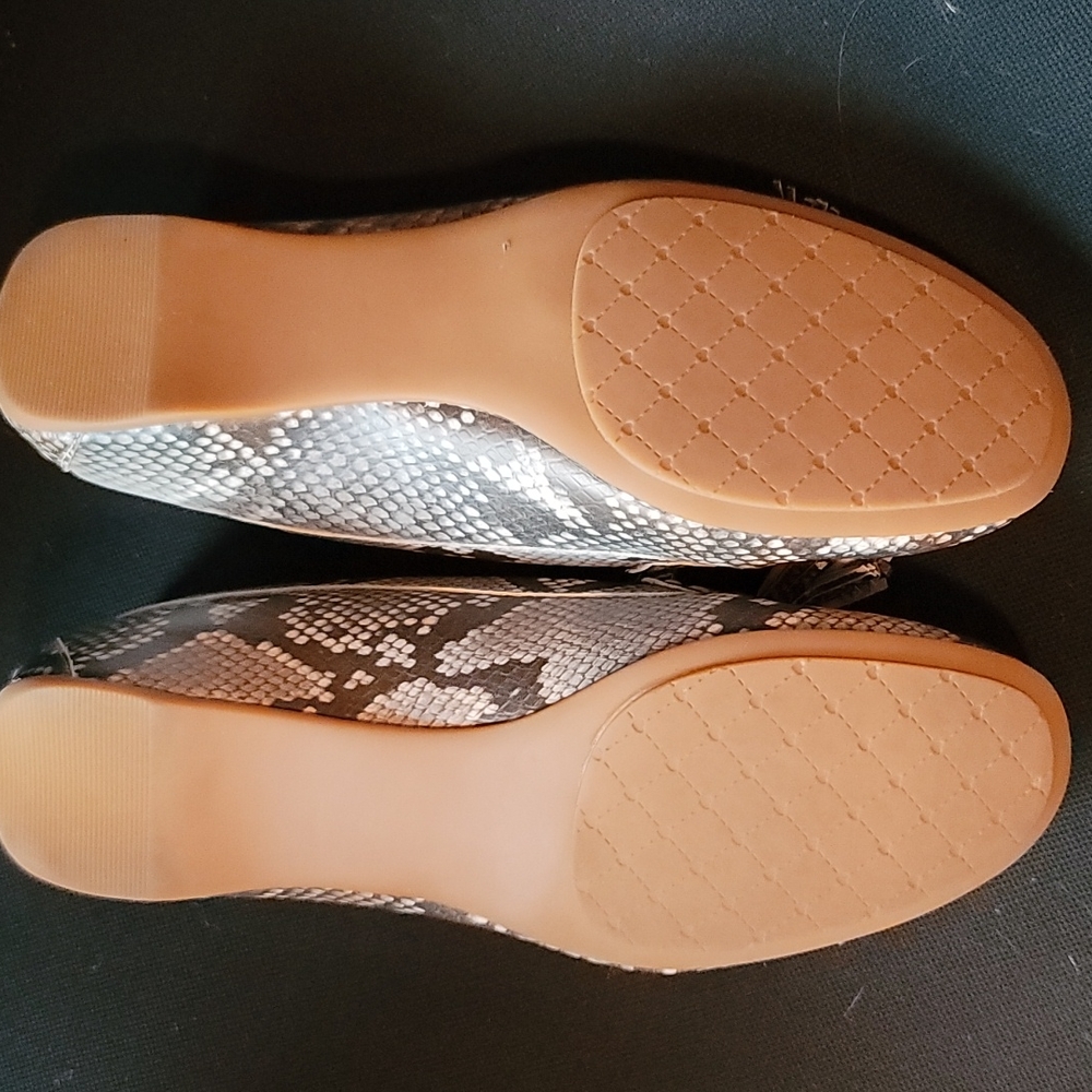 Isaac Mizrahi Tassel Loafer size 8.5 - Picture 2 of 5